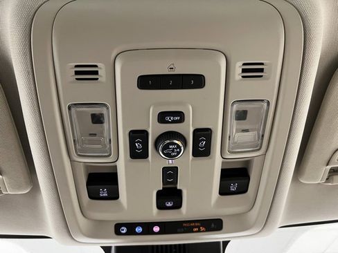 Used 2023 GMC Yukon XL Denali image 42