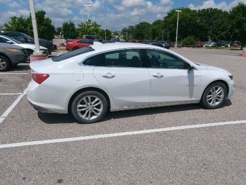 Used 2016 Chevrolet Malibu LT FWD image 7