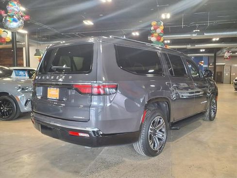 Used 2024 Jeep Wagoneer L Series II w/ Flexible Seating Group image 8