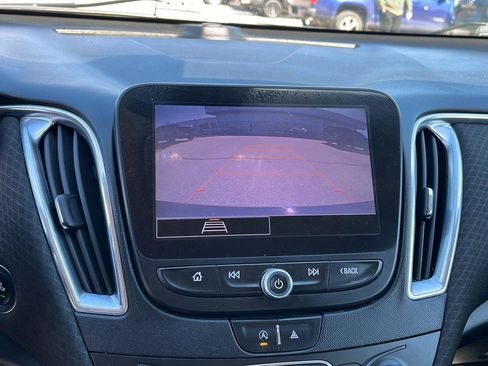 Used 2021 Chevrolet Malibu LT image 18