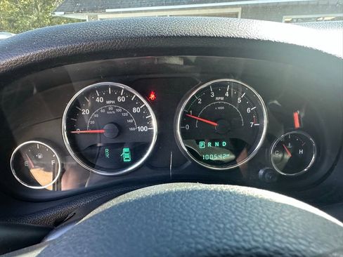 Used 2016 Jeep Wrangler Unlimited Sport w/ Connectivity Group image 11