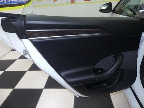 Used 2021 Tesla Model S Plaid image 22