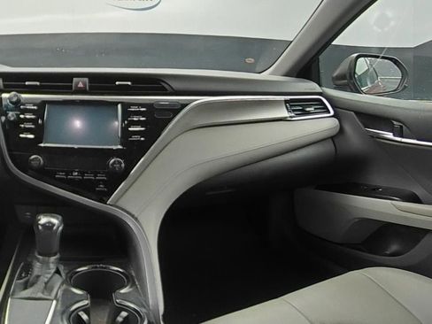 Used 2018 Toyota Camry SE w/ Moonroof Package FWD image 24