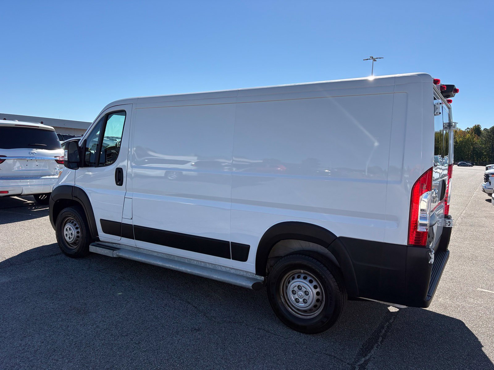 Used 2025 RAM ProMaster 2500 w/ U-Haul Equipment Group FWD image 8