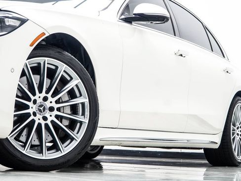 Used 2023 Mercedes-Benz S 500 4MATIC image 3