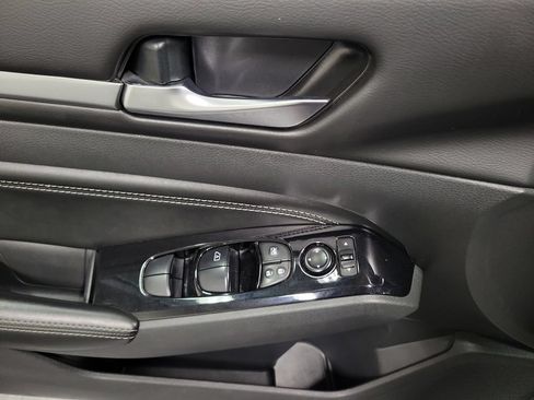 Used 2023 Nissan Altima 2.5 SL FWD image 29