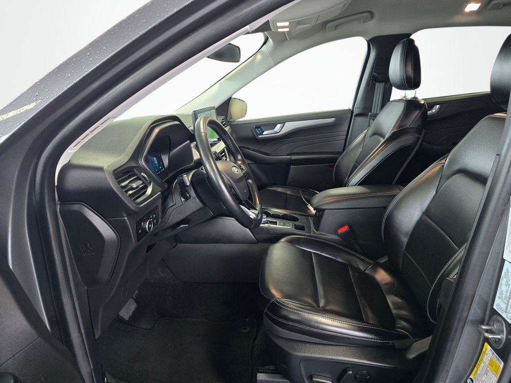 Used 2024 Ford Escape Platinum AWD/4WD image 19