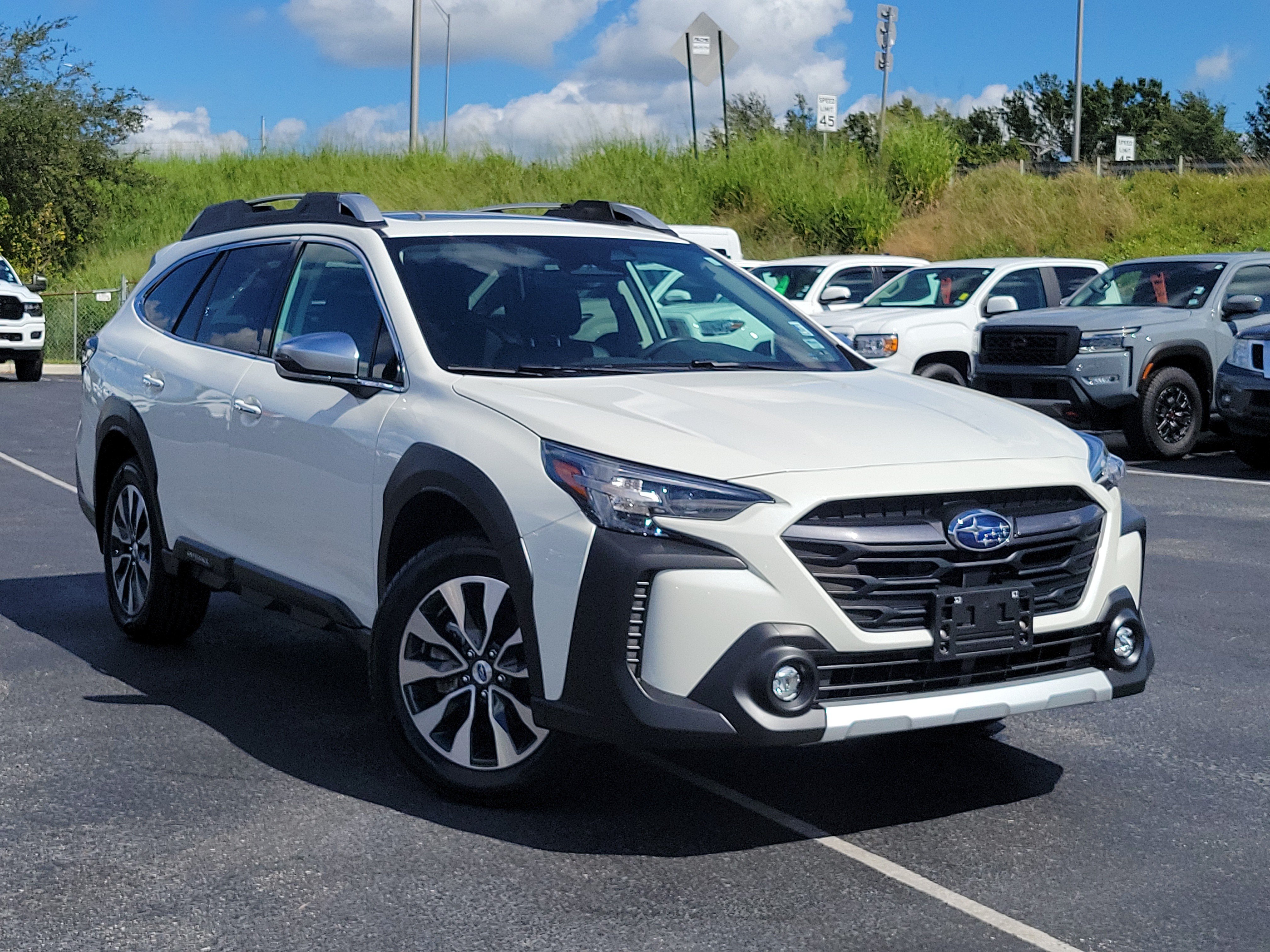 Used 2023 Subaru Outback Touring AWD/4WD image 1