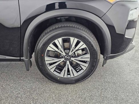 Used 2022 Nissan Rogue SV w/ SV Premium Package image 9