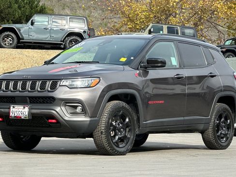 Used 2023 Jeep Compass Trailhawk image 9