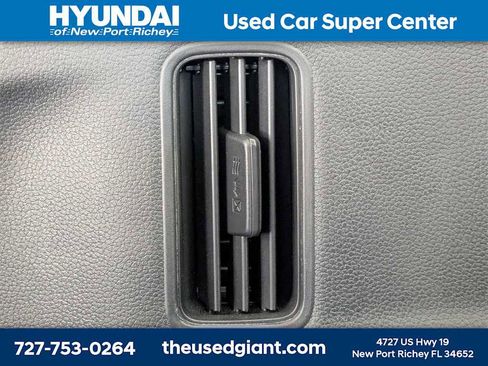 Used 2025 Honda Pilot EX-L image 16