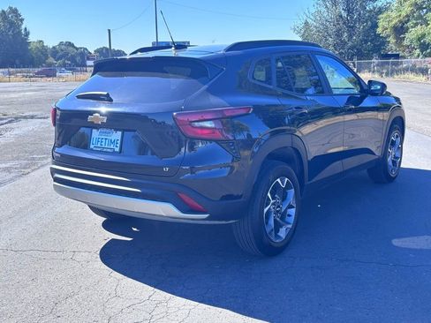 New 2025 Chevrolet Trax LT w/ LT Convenience Package image 16