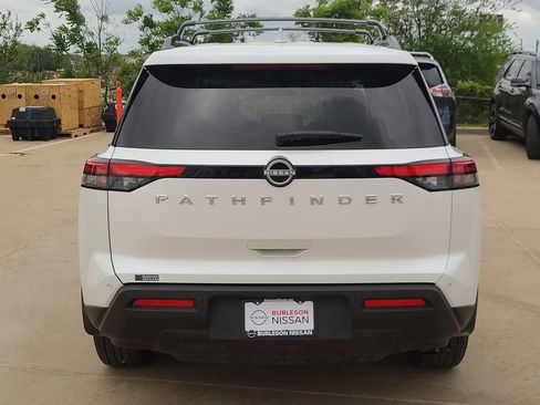 Certified 2025 Nissan Pathfinder SV image 3