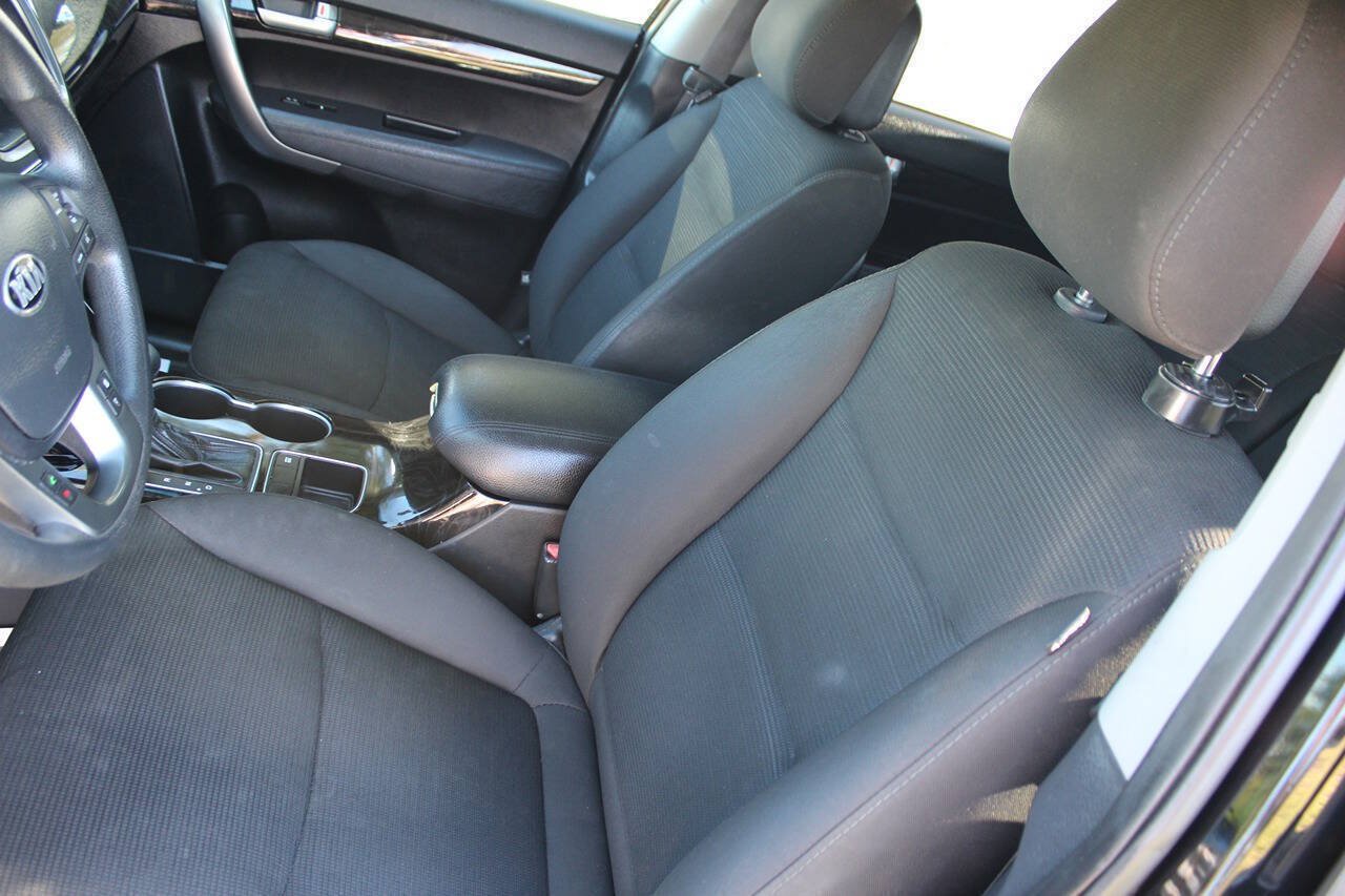 Used 2014 Kia Sorento LX FWD image 17