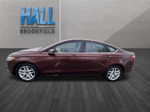 Used 2015 Ford Fusion SE FWD image 2