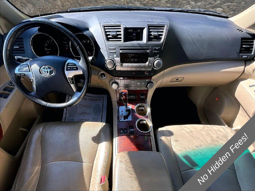 Used 2011 Toyota Highlander Limited w/ Tow Pkg AWD/4WD image 12