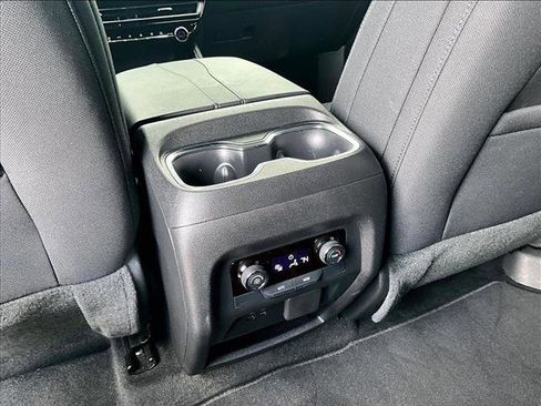 Used 2026 Chevrolet Traverse LT w/ Driver Confidence Package FWD image 24