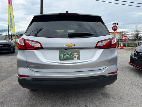 Used 2019 Chevrolet Equinox LS w/ LS Convenience Package FWD image 5