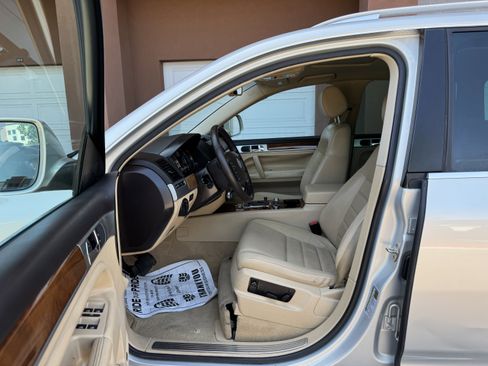 Used 2008 Volkswagen Touareg V6 AWD/4WD image 10