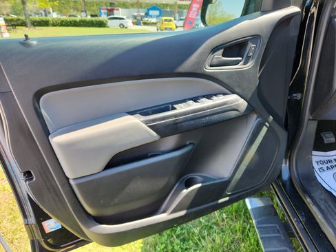 Used 2020 Chevrolet Colorado W/T w/ WT Convenience Package AWD/4WD image 9