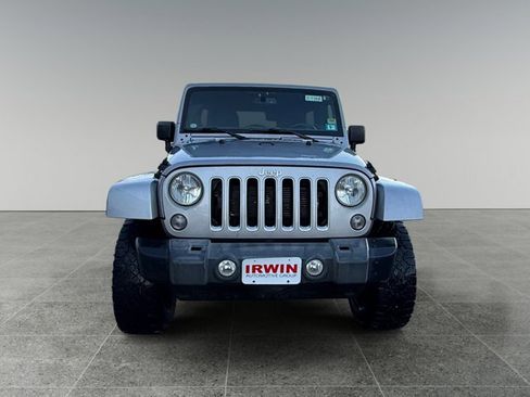 Used 2016 Jeep Wrangler Unlimited Sahara w/ Dual Top Group image 8