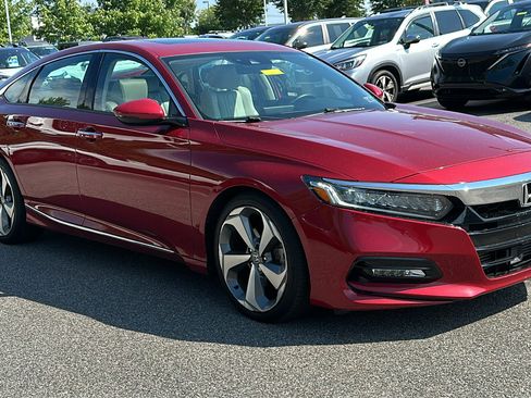 Used 2020 Honda Accord Touring image 2