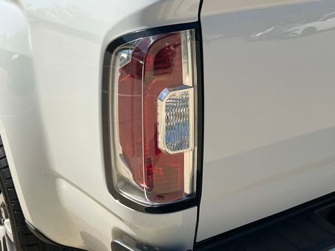 Used 2021 GMC Canyon Denali AWD/4WD image 14