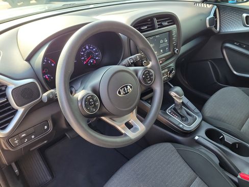 Used 2020 Kia Soul S FWD image 22