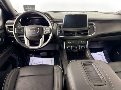 Used 2024 GMC Yukon SLT w/ SLT Luxury Package image 23
