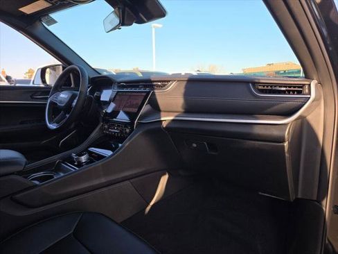 New 2025 Jeep Grand Cherokee Limited w/ Black Appearance Package image 7