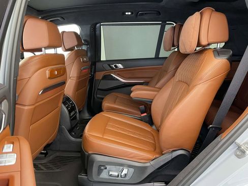 Used 2023 BMW X7 xDrive40i w/ Executive Package image 19