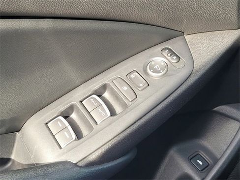 Used 2018 Honda Accord Sport image 16