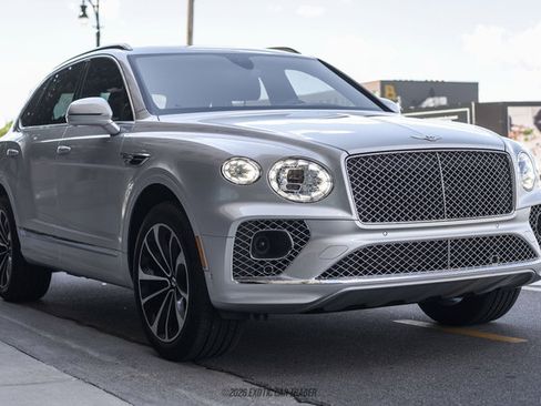 Used 2021 Bentley Bentayga AWD/4WD image 12