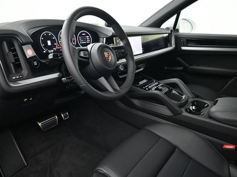 Used 2026 Porsche Cayenne AWD/4WD image 4
