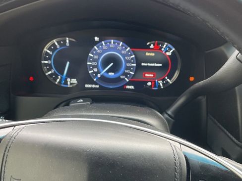 Used 2017 Cadillac Escalade Platinum image 8