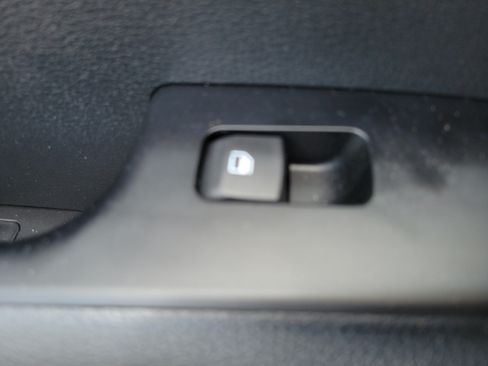 Certified 2025 Kia Soul LX w/ LX Technology Package FWD image 14