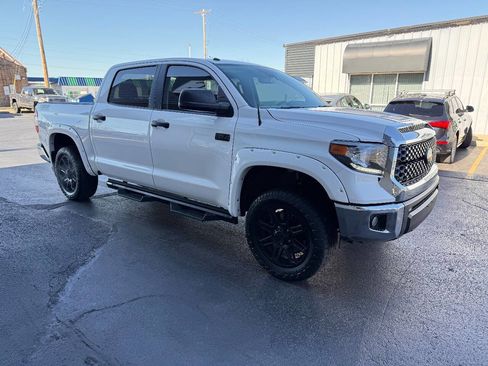 Used 2018 Toyota Tundra SR5 image 5