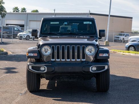 Used 2019 Jeep Wrangler Unlimited Sahara image 2