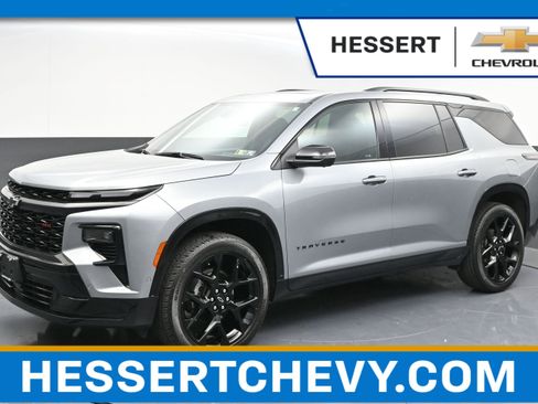 Used 2024 Chevrolet Traverse RS FWD image 1