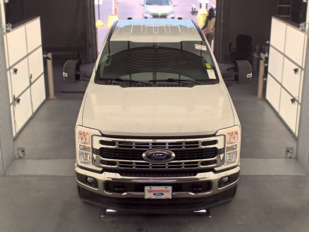 Used 2024 Ford F250 XLT w/ FX4 Off-Road Package AWD/4WD image 2