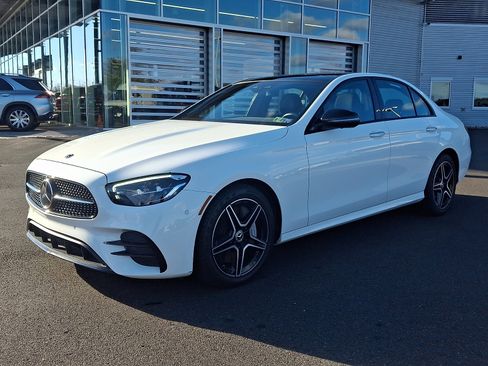 Used 2021 Mercedes-Benz E 350 4MATIC Sedan image 3