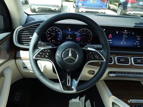 Certified 2025 Mercedes-Benz GLE 350 4MATIC image 17