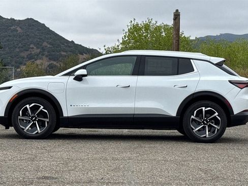 New 2026 Chevrolet Equinox EV LT image 7