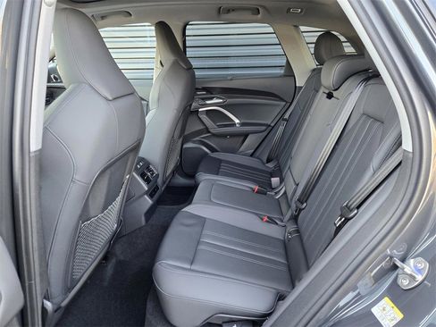 New 2025 Audi Q5 2.0T Premium Plus image 10