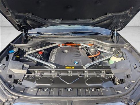 New 2026 BMW X5 xDrive50e image 17