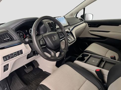 Used 2025 Honda Odyssey Elite image 9