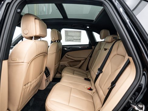 Certified 2026 Porsche Macan image 24