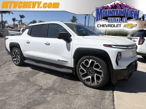 Used 2025 Chevrolet Silverado EV RST AWD/4WD image 1