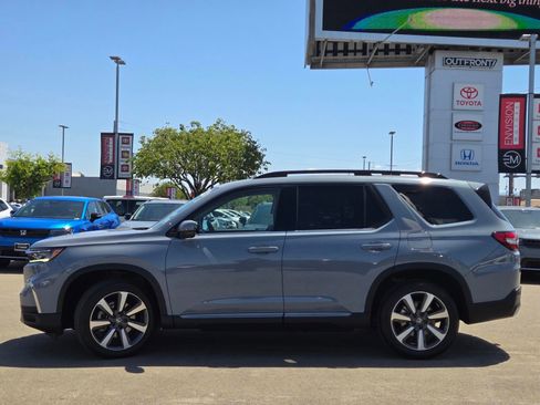 Certified 2024 Honda Pilot Touring image 4