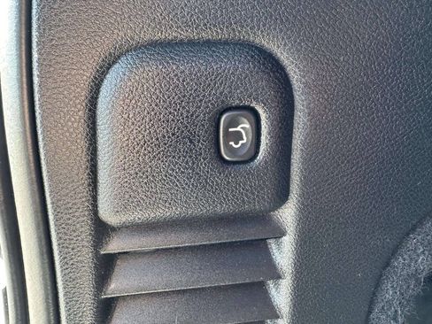 Used 2016 Jeep Grand Cherokee Limited AWD/4WD image 11